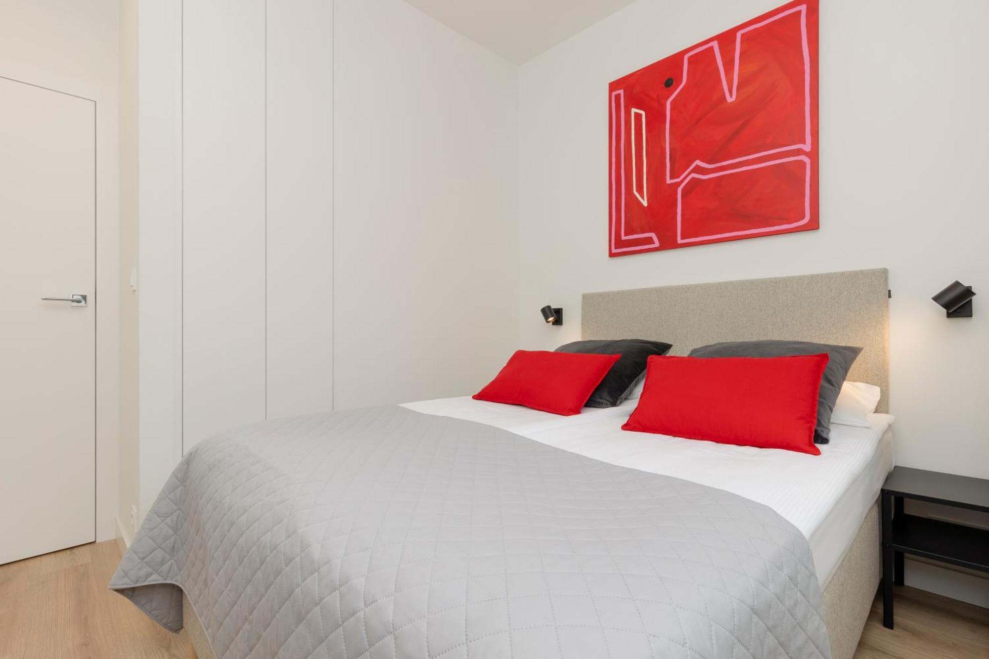 Amazing Spacious In Center By Renters Apartment Warsaw