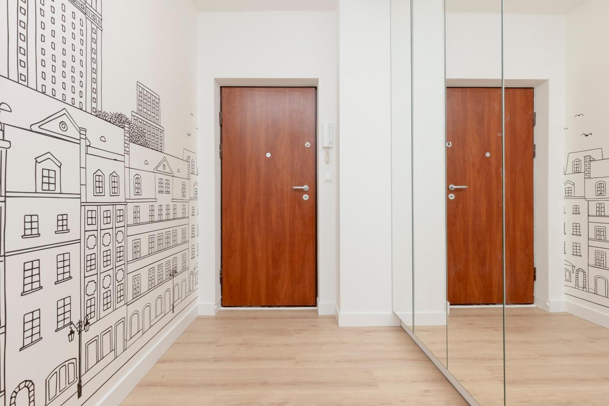 Amazing Spacious In Center By Renters Apartment